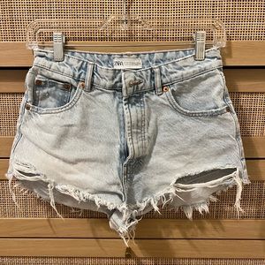 Zara light wash jean shorts size 2